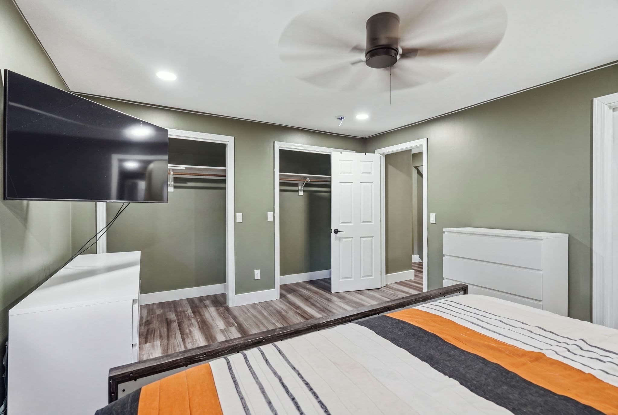Condominium at 47 Lawn St # 47, Attleboro MA 02703, Attleboro, photo 24 of 40