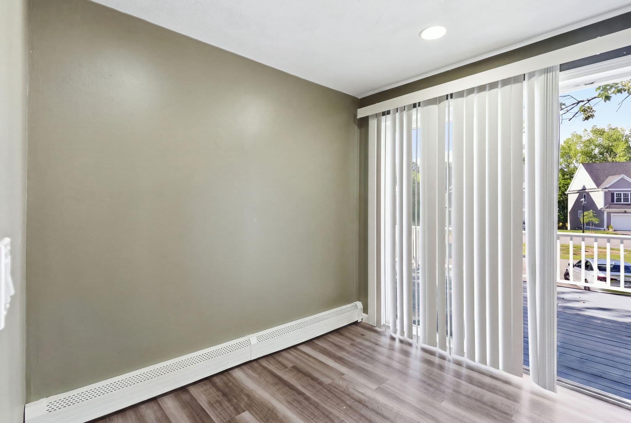 Condominium at 47 Lawn St # 47, Attleboro MA 02703, Attleboro, photo 14 of 40