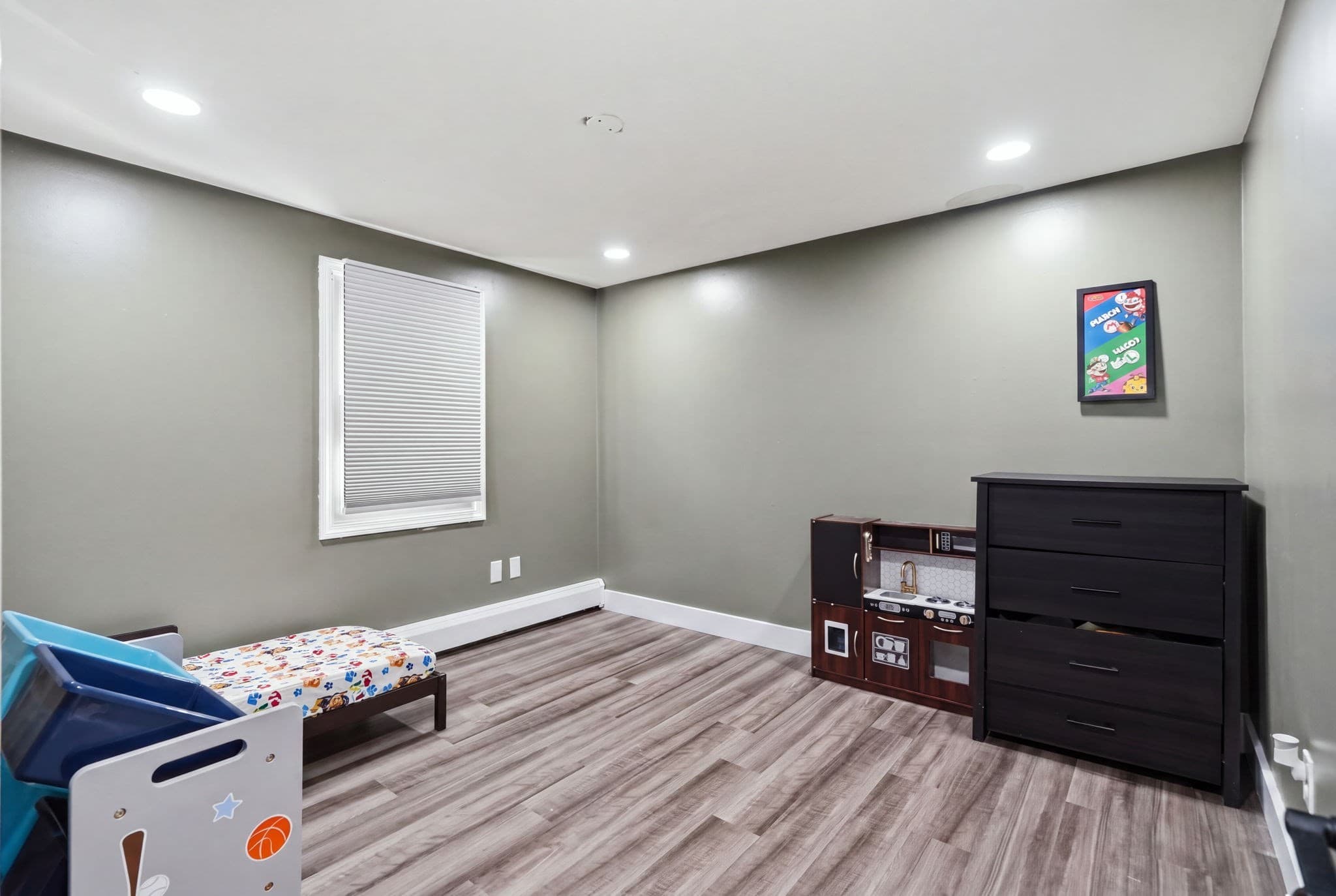 Condominium at 47 Lawn St # 47, Attleboro MA 02703, Attleboro, photo 25 of 40