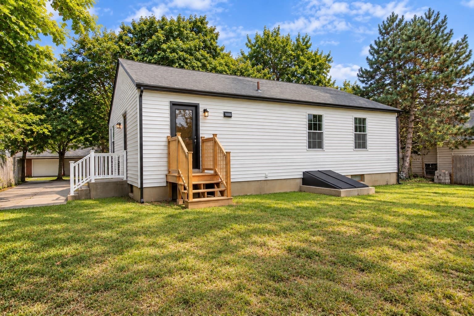 Single Family Residence at 279 Caroline St, New Bedford MA 02740, photo 23 of 27