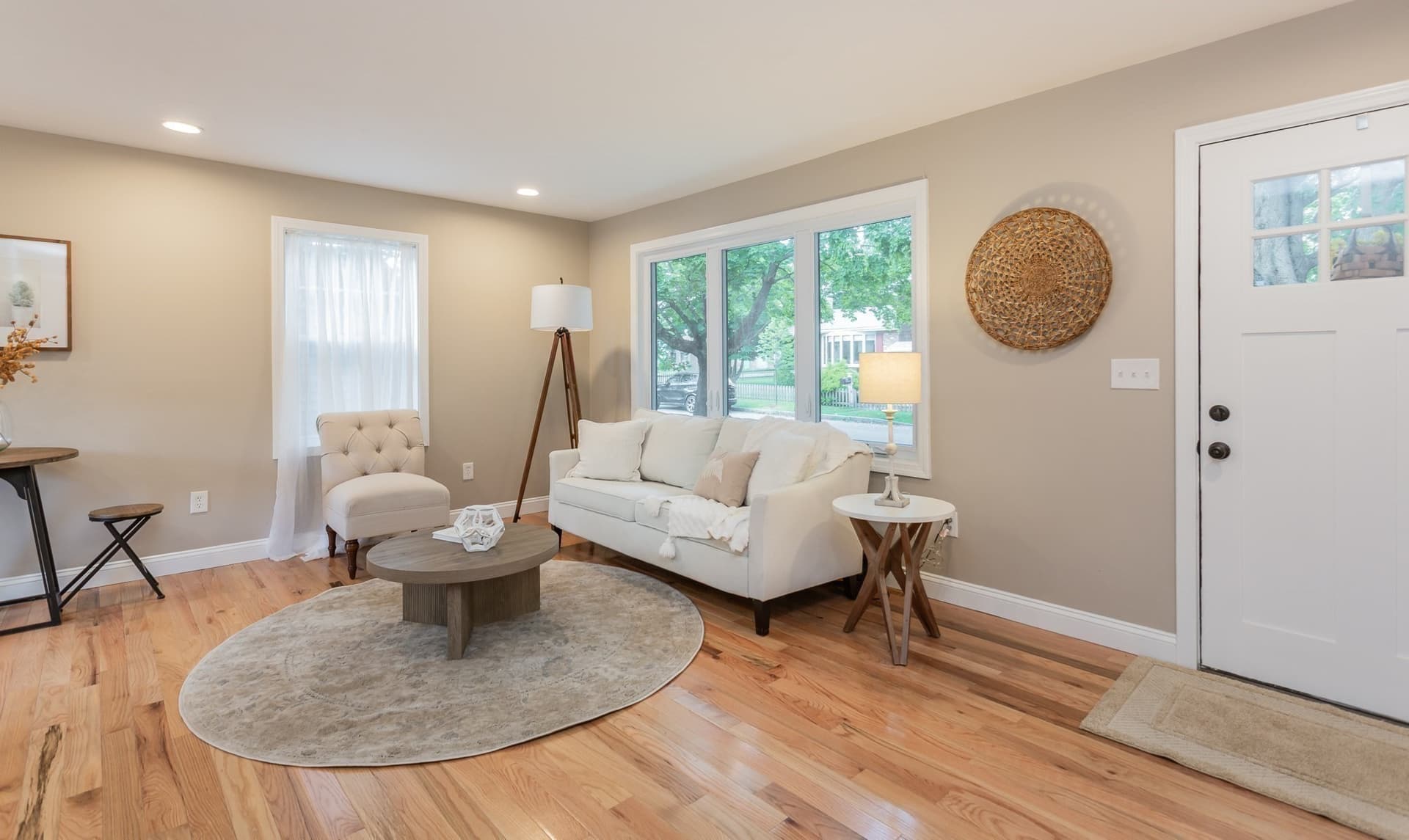 Single Family Residence at 279 Caroline St, New Bedford MA 02740, photo 5 of 27