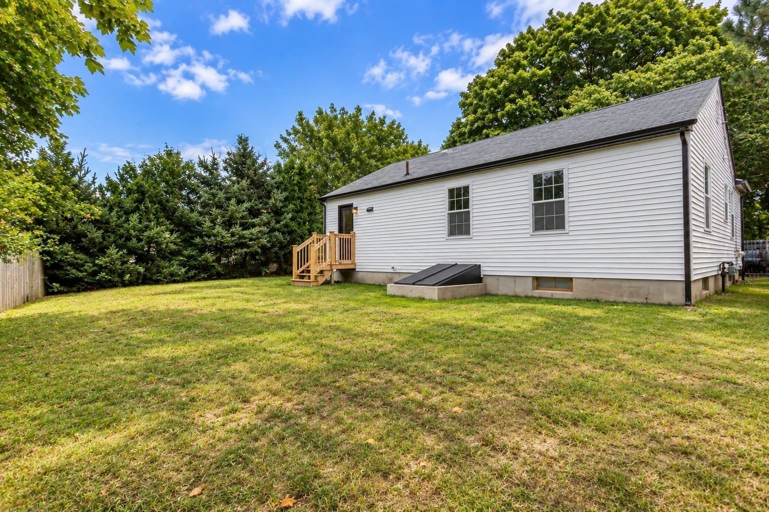 Single Family Residence at 279 Caroline St, New Bedford MA 02740, photo 24 of 27