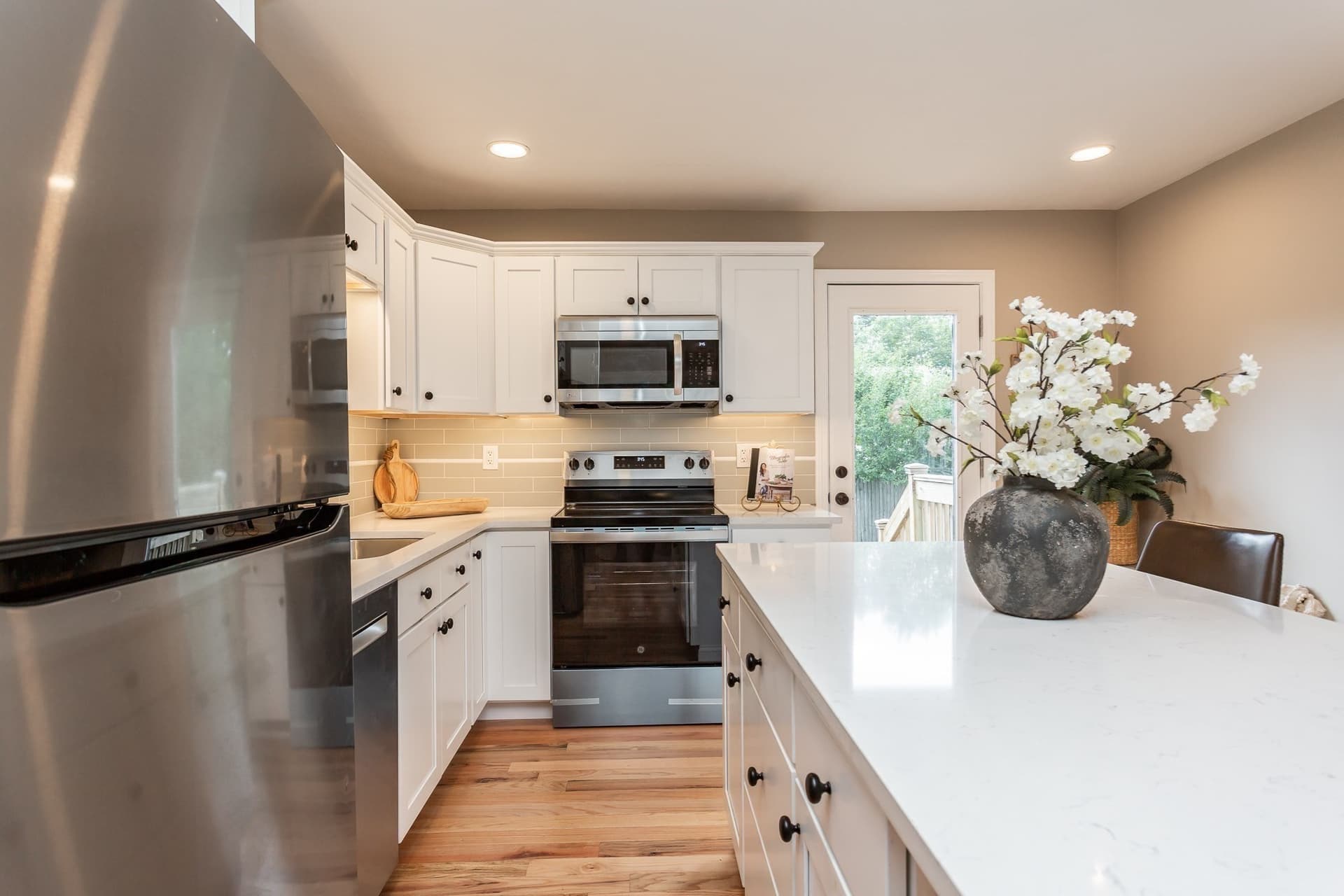 Single Family Residence at 279 Caroline St, New Bedford MA 02740, photo 10 of 27