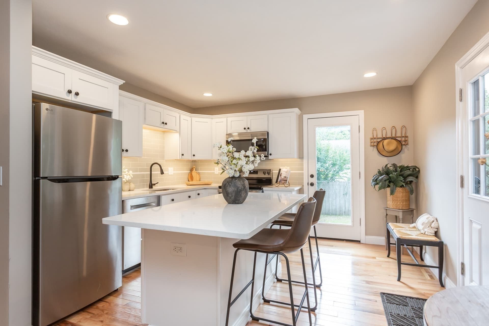 Single Family Residence at 279 Caroline St, New Bedford MA 02740, photo 11 of 27