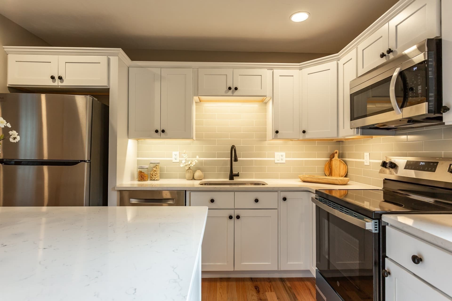 Single Family Residence at 279 Caroline St, New Bedford MA 02740, photo 8 of 27