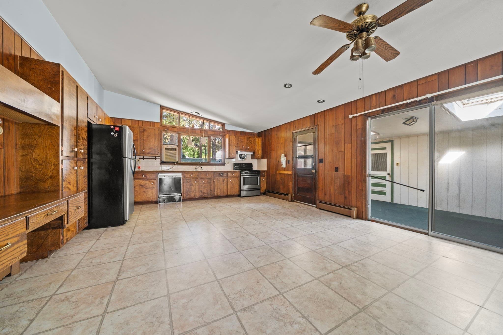 Single Family Residence at 59 Hally Rd, Lowell MA 01854, Lowell, photo 9 of 39