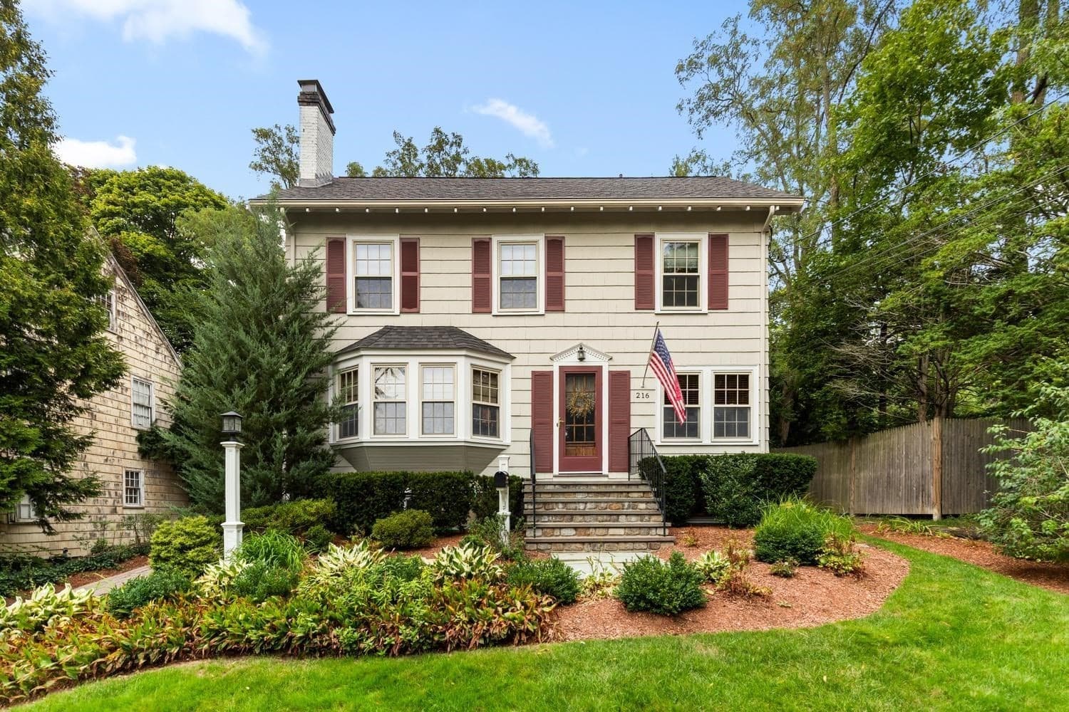 216 Bellevue Rd, Watertown MA 02472