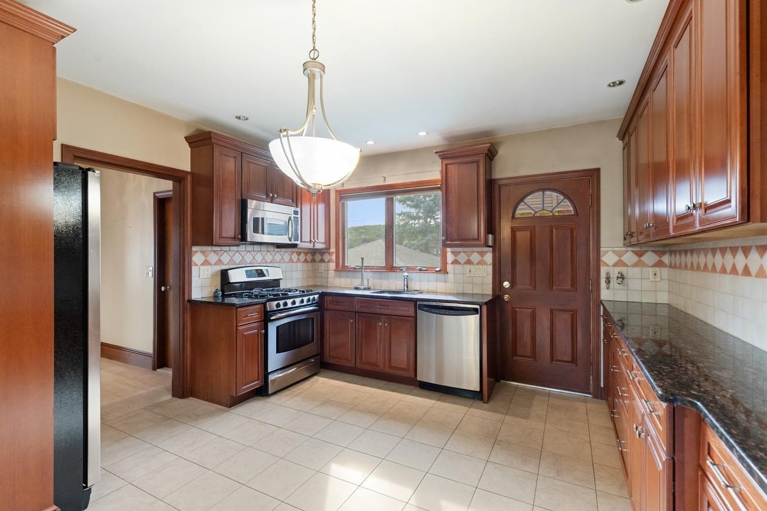 Single Family Residence at 158 Common St, Watertown MA 02472, Watertown, photo 15 of 41