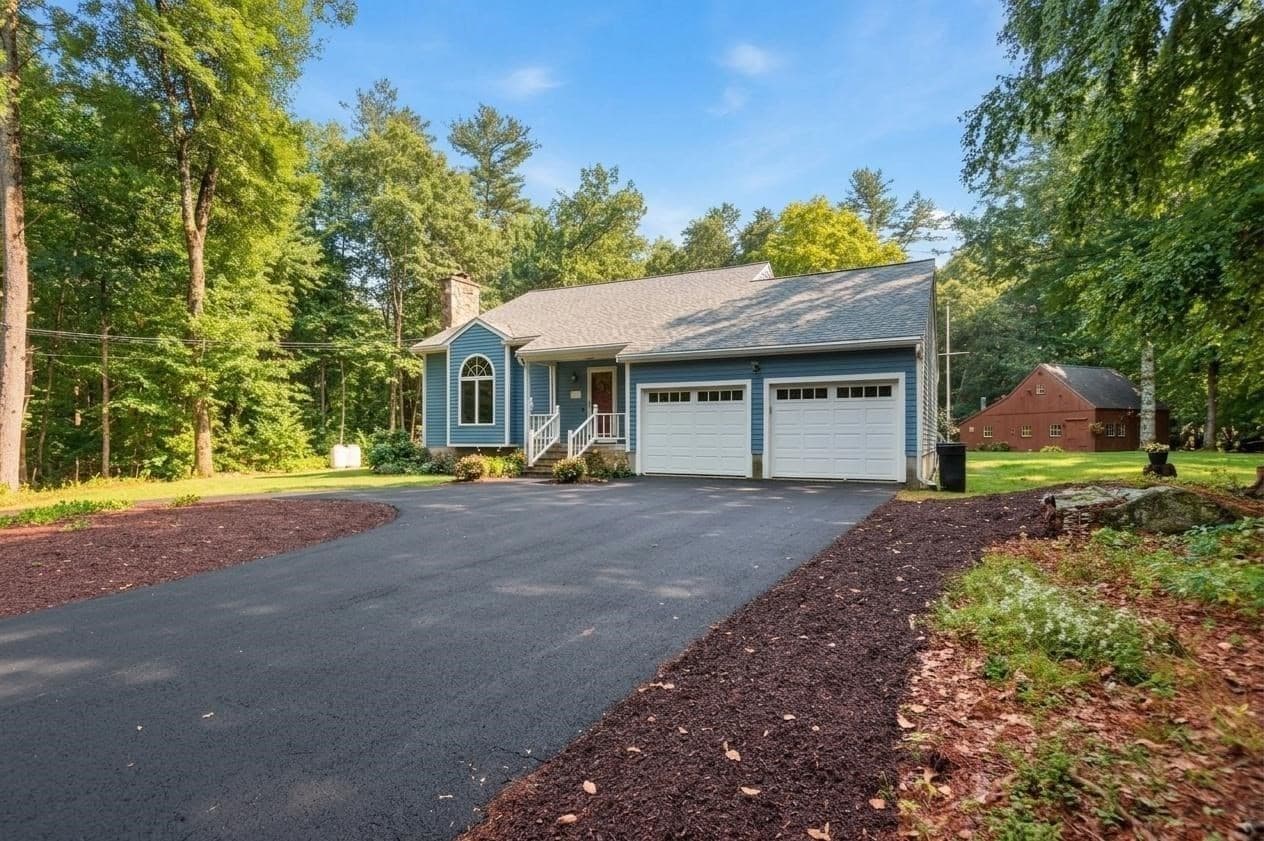229 Se Main St, Douglas MA 01516