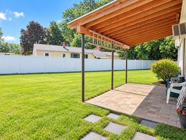 Single Family Residence at 709 North Branch Pkwy, Springfield MA 01119, Springfield, photo 2 of 10