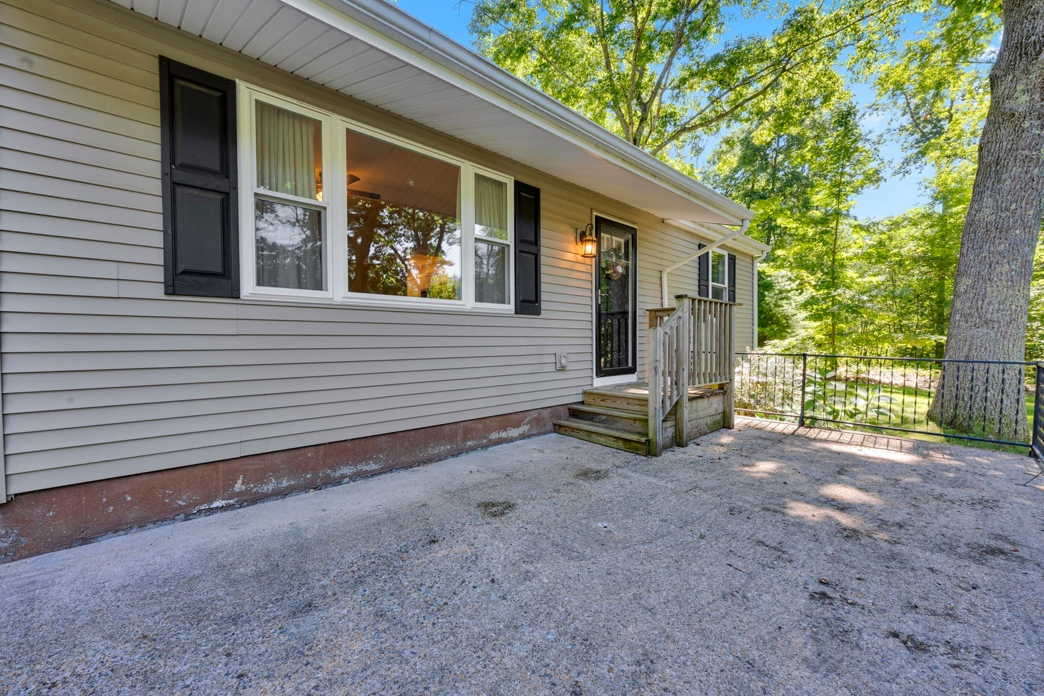 Single Family Residence at 6 Barrett Rd, North Brookfield MA 01535, North Brookfield, photo 27 of 30
