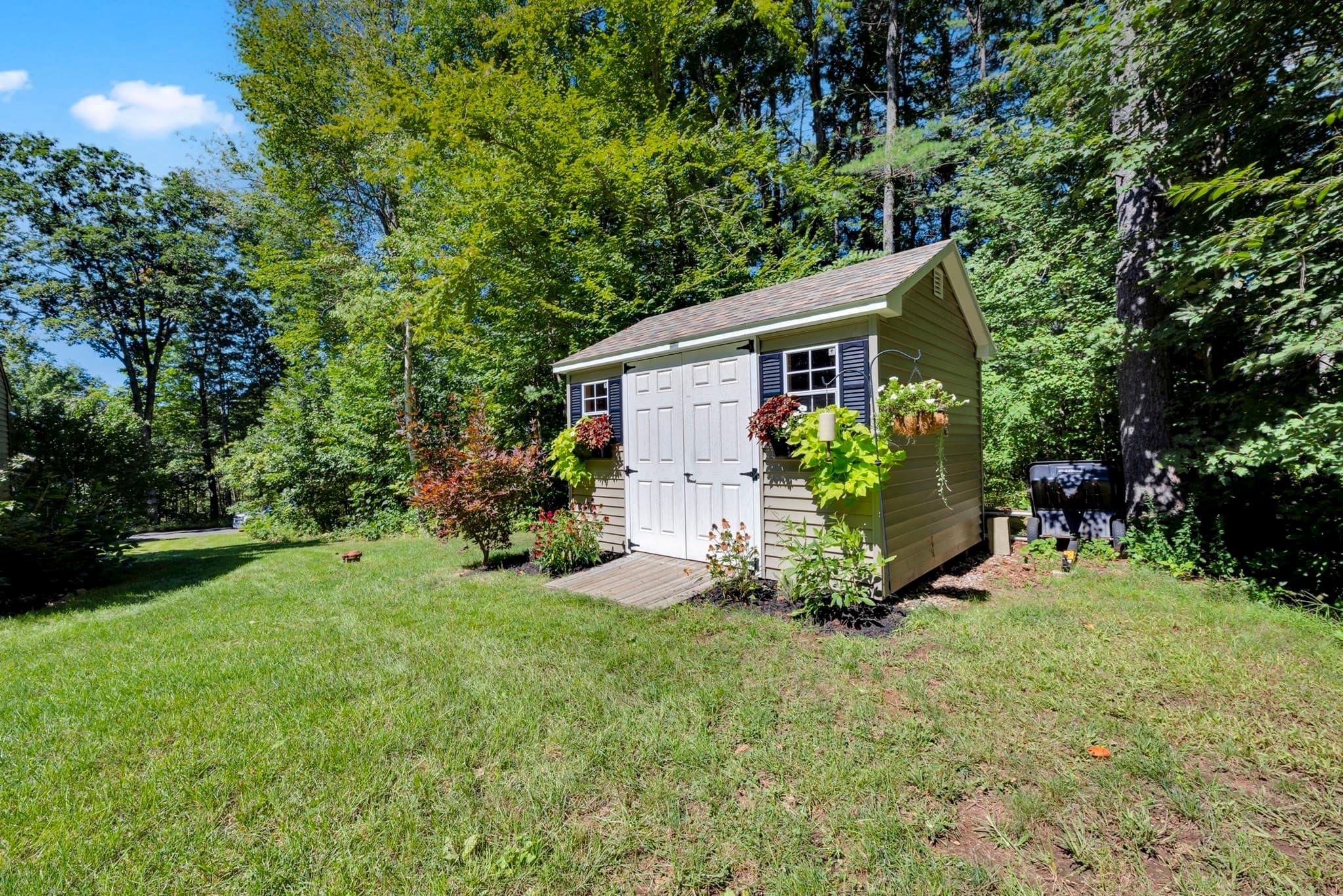 Single Family Residence at 6 Barrett Rd, North Brookfield MA 01535, North Brookfield, photo 22 of 30