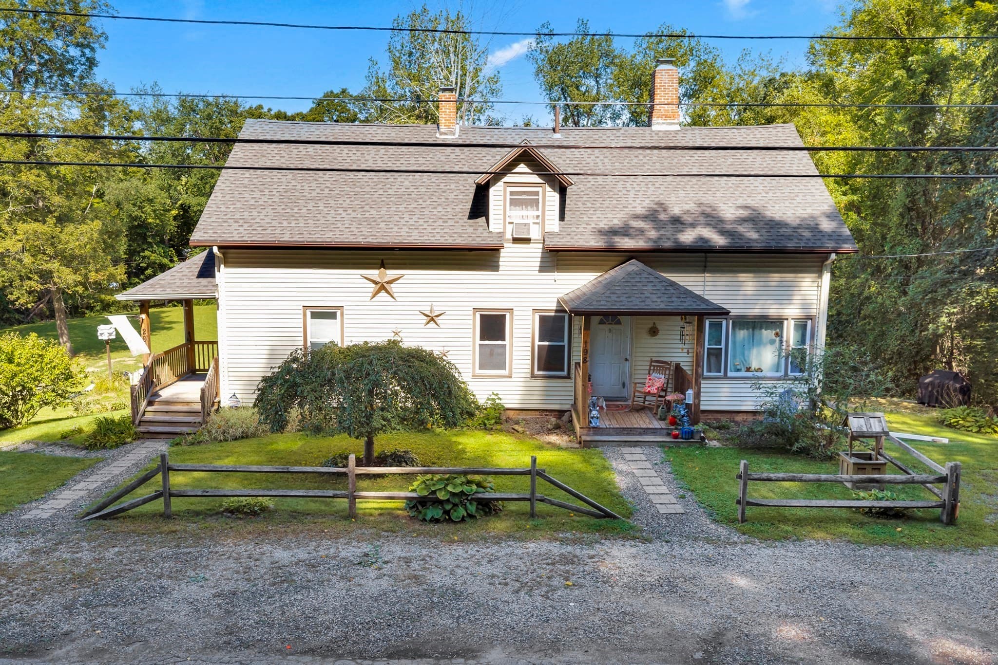 198-200 Southbridge Rd, Dudley MA 01571