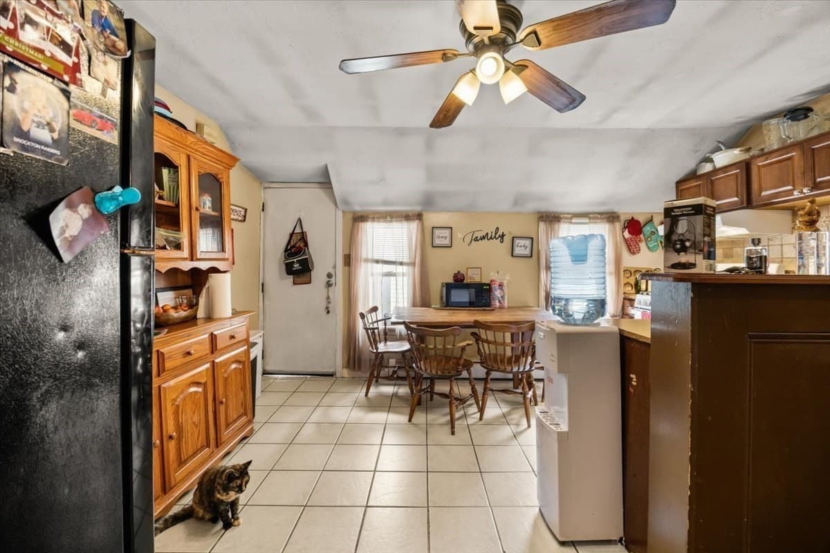 3 Family at 64 Oak St, Taunton MA 02780, Taunton, photo 17 of 36