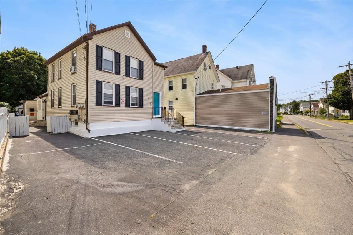 3 Family at 64 Oak St, Taunton MA 02780, Taunton, photo 32 of 36