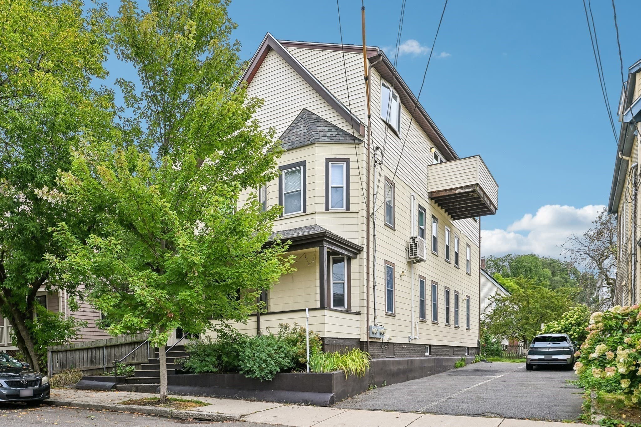 Condominium at 32 Farragut Ave # 3, Somerville MA 02144, Somerville, photo 2 of 35