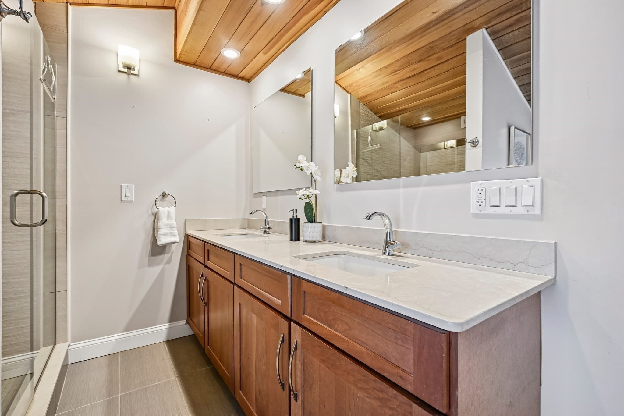 Condominium at 32 Farragut Ave # 3, Somerville MA 02144, Somerville, photo 22 of 35