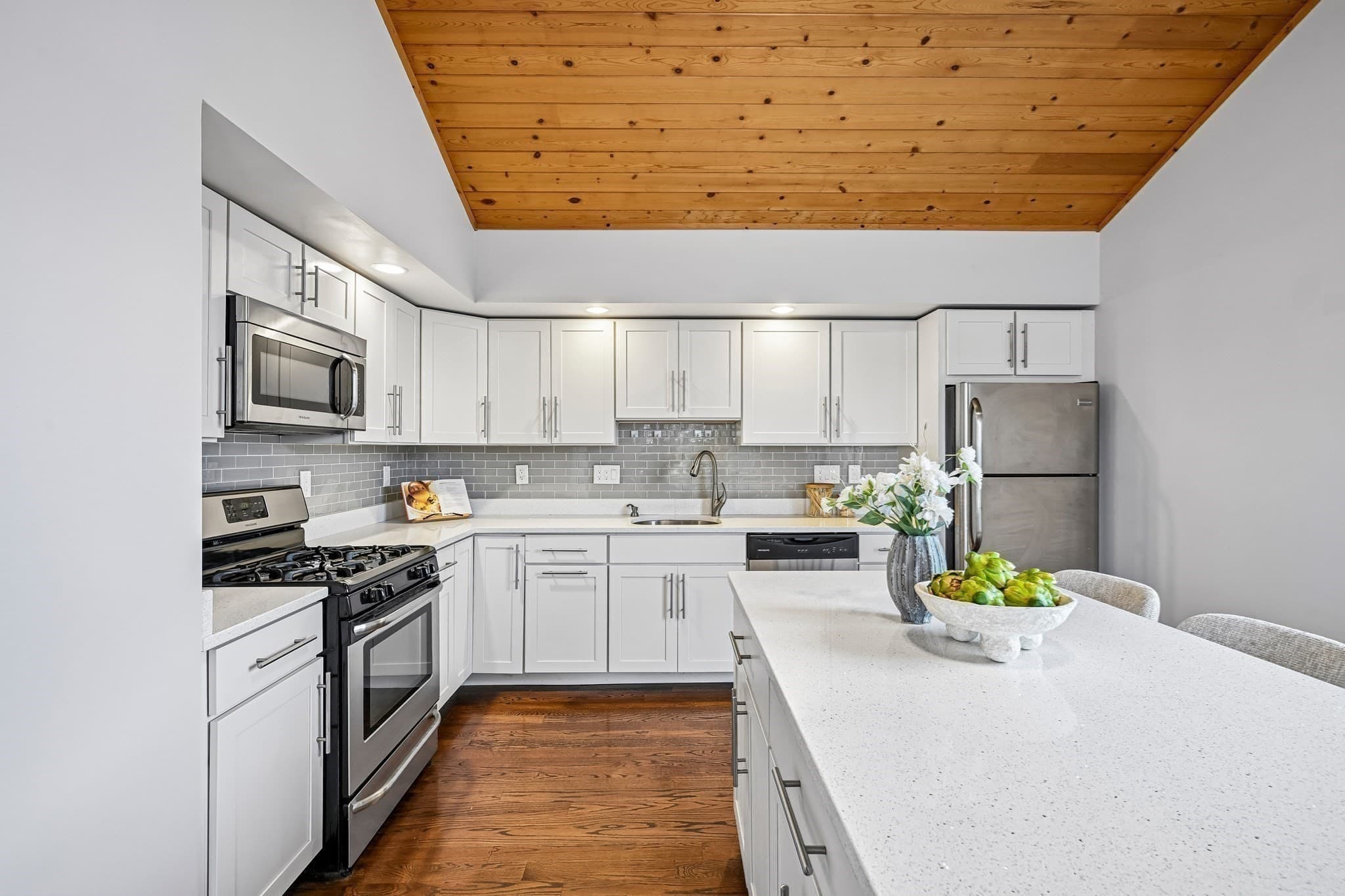 Condominium at 32 Farragut Ave # 3, Somerville MA 02144, Somerville, photo 14 of 35