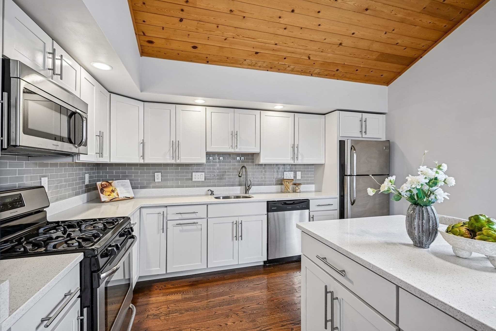 Condominium at 32 Farragut Ave # 3, Somerville MA 02144, Somerville, photo 15 of 35