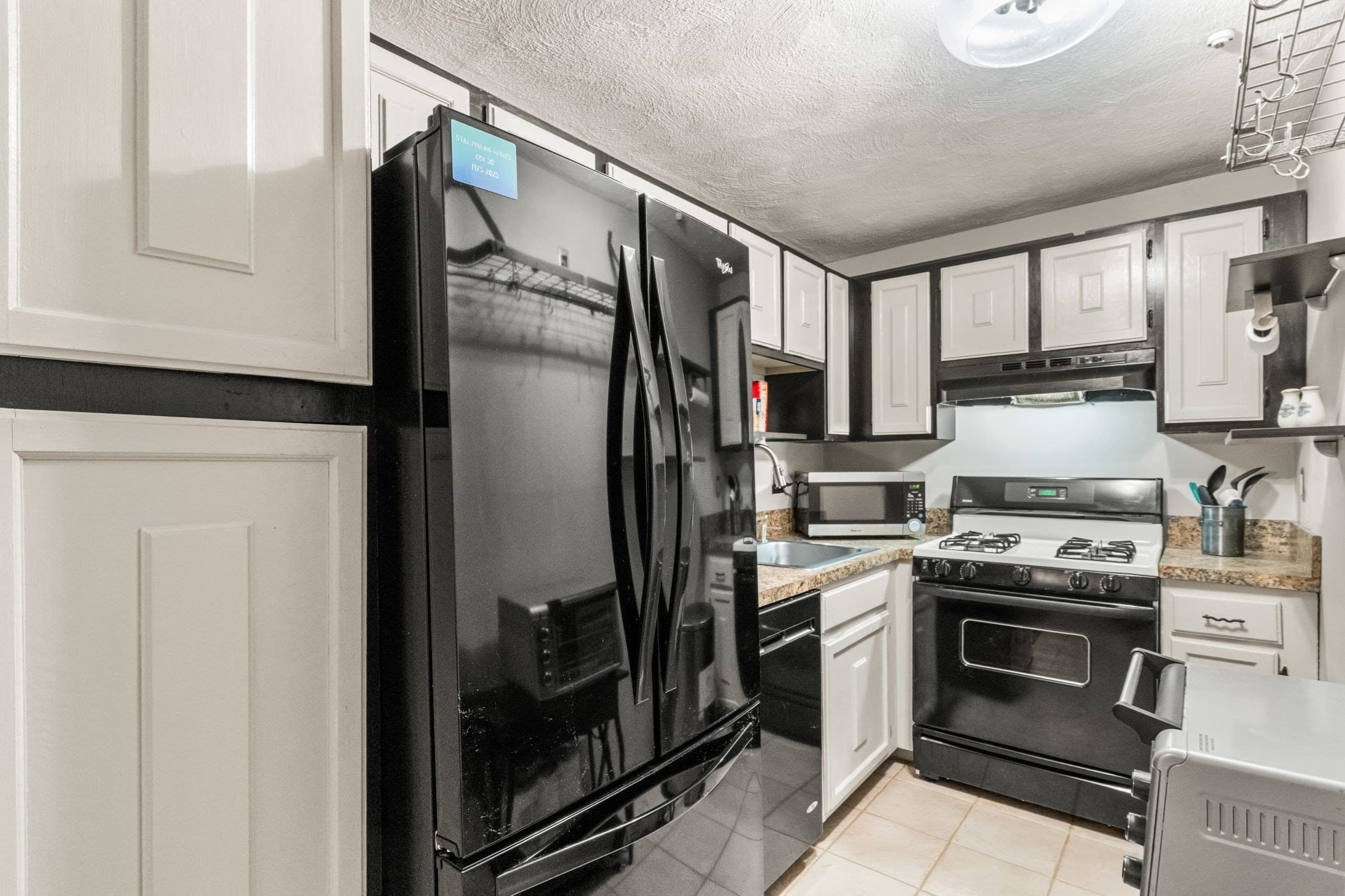 Condominium at 10 Karen Cir # 14, Billerica MA 01821, Billerica, photo 13 of 22