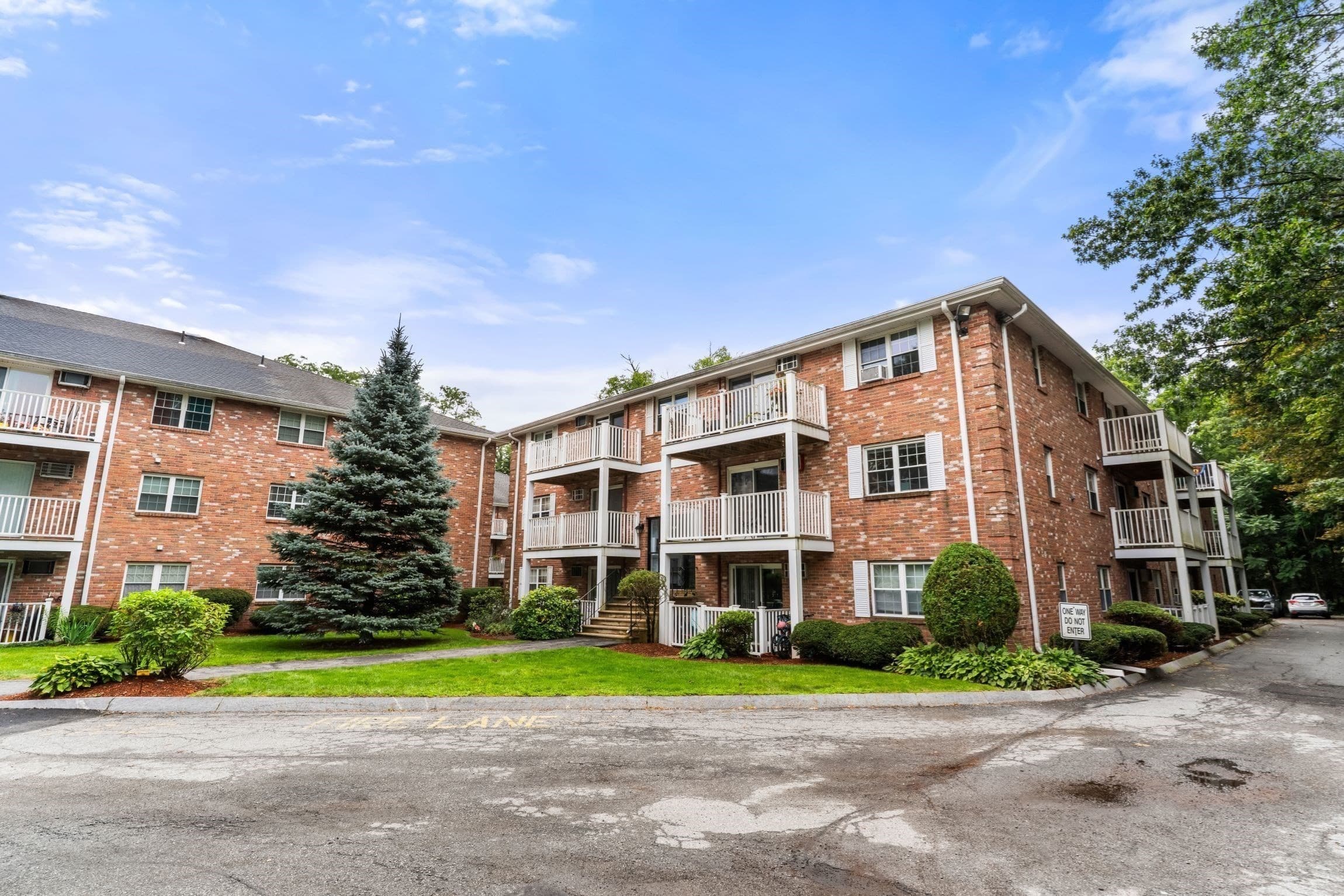 Condominium at 10 Karen Cir # 14, Billerica MA 01821, Billerica, photo 20 of 22