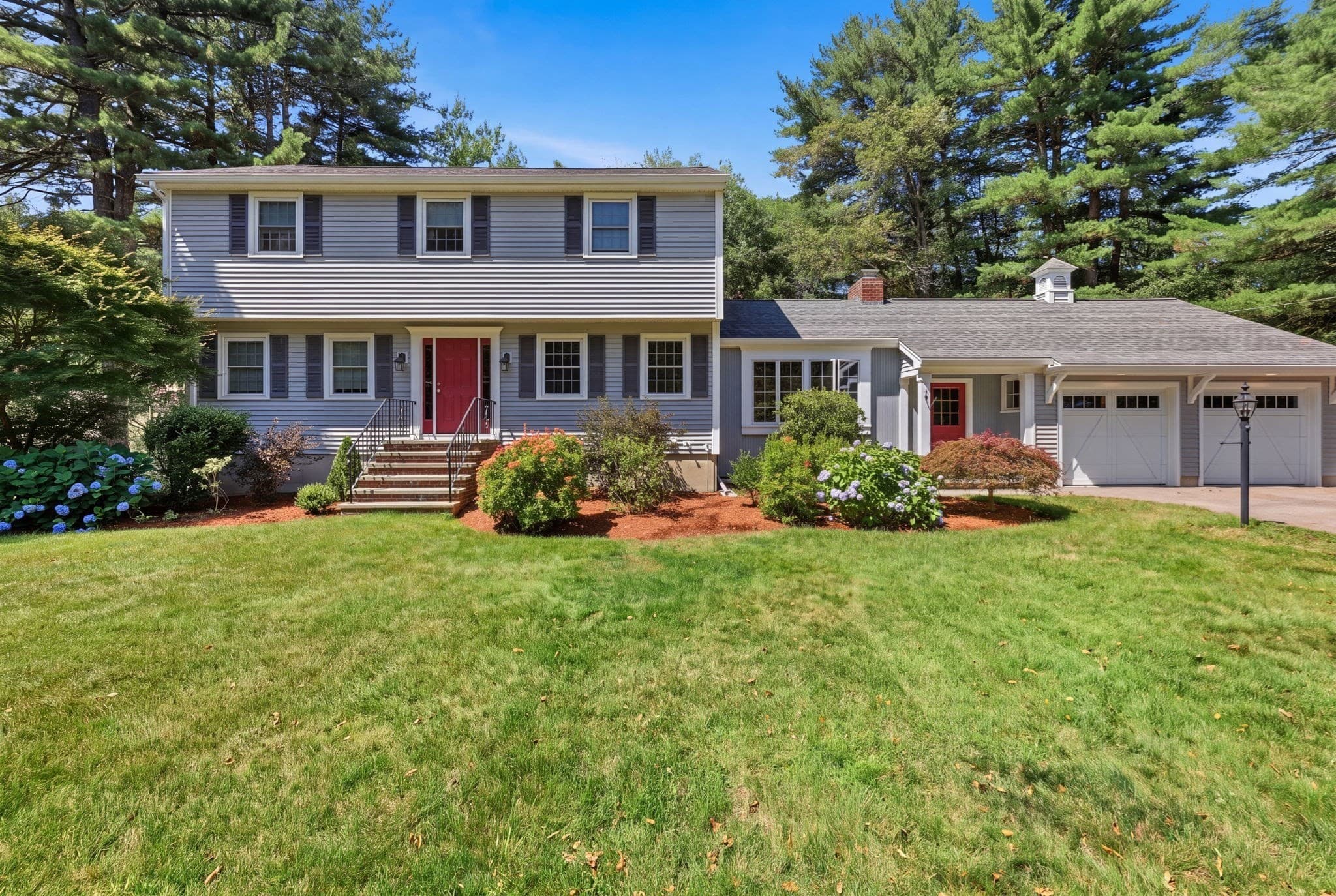 5 Regis Rd, Andover MA 01810