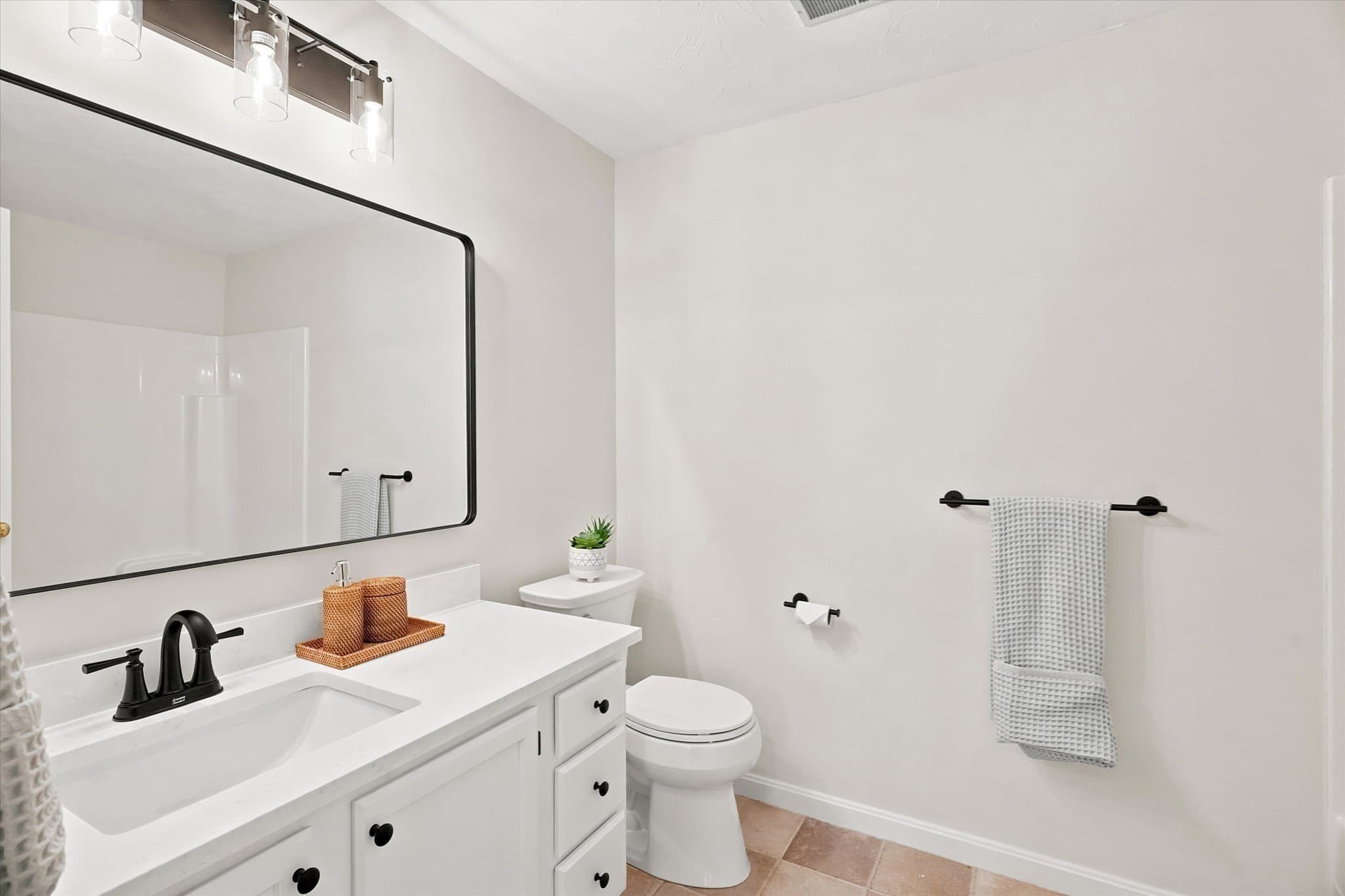 Single Family Residence at 9 Derby Ln., Franklin MA 02038, Franklin, photo 12 of 31