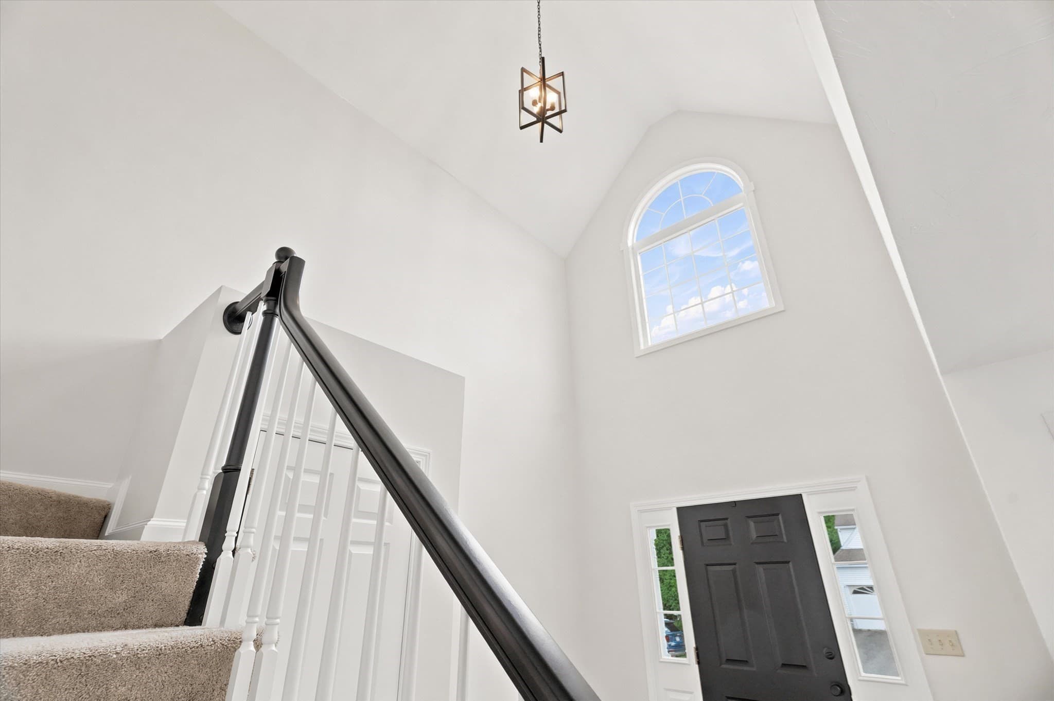 Single Family Residence at 9 Derby Ln., Franklin MA 02038, Franklin, photo 10 of 31