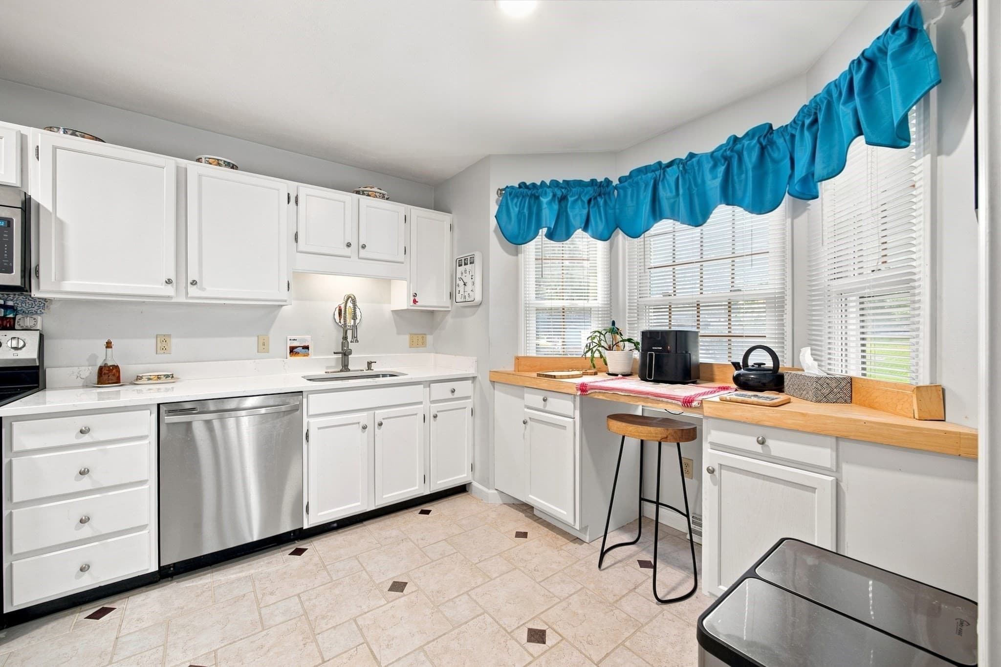 Condominium at 41 Stallbrook Rd # 41, Milford MA 01757, Milford, photo 8 of 40