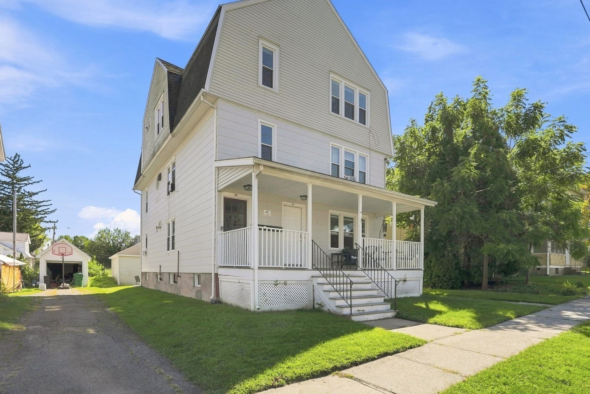3 Family at 39 Bell St, Chicopee MA 01013, Chicopee, photo 3 of 38