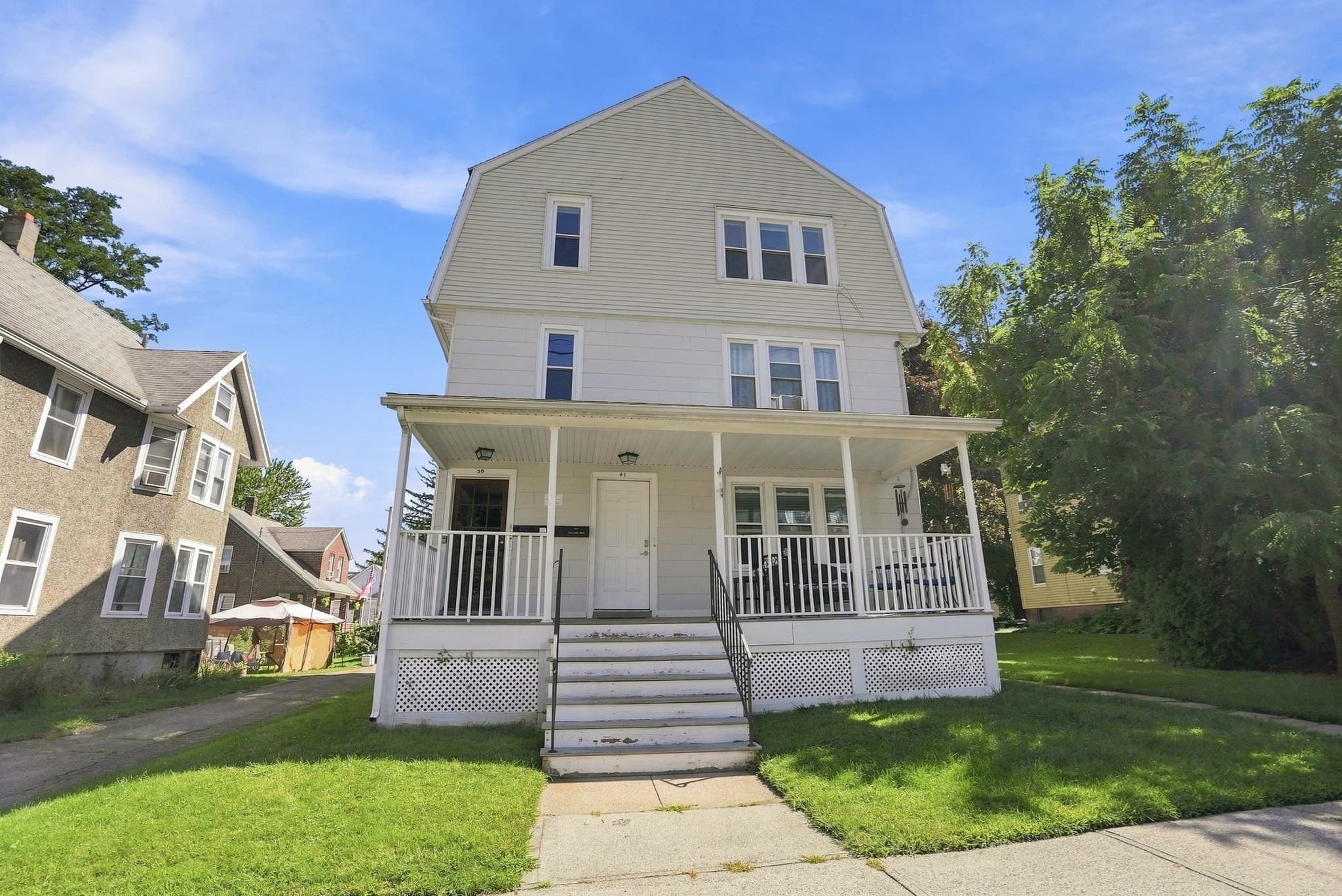 39 Bell St, Chicopee MA 01013