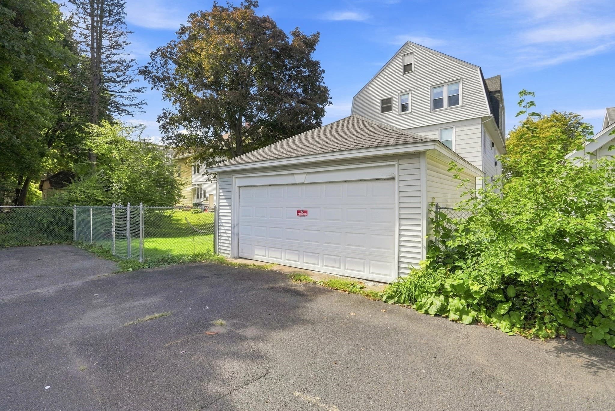 3 Family at 39 Bell St, Chicopee MA 01013, Chicopee, photo 33 of 38