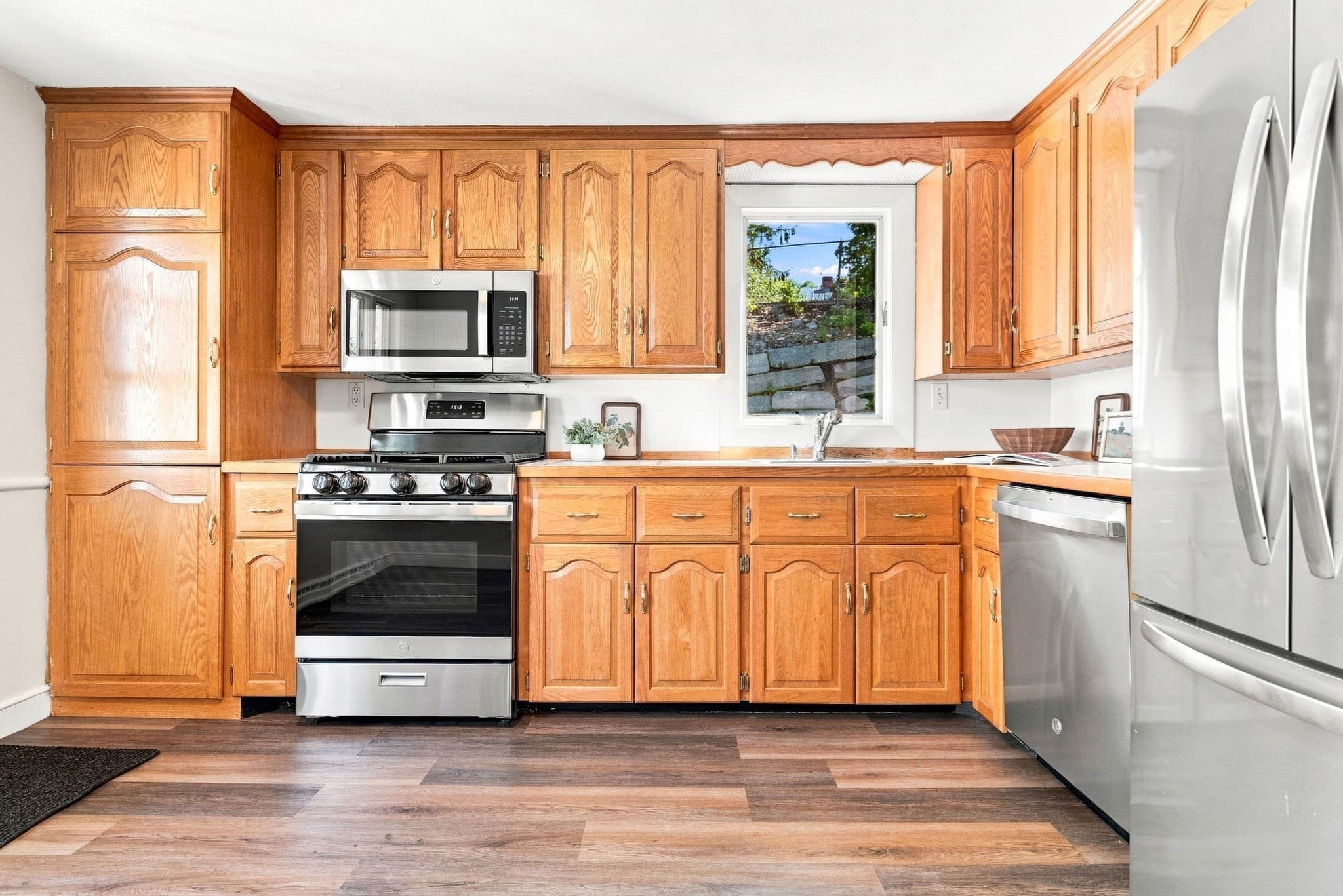 Single Family Residence at 19 Elliott St, Melrose MA 02176, Melrose, photo 9 of 27