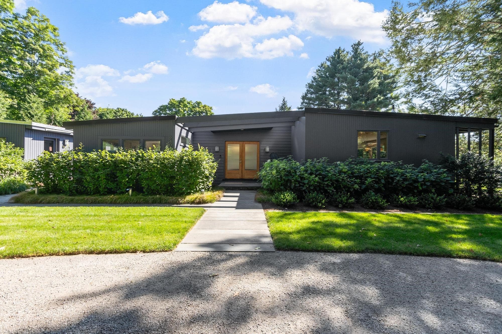 Single Family Residence at 240 Concord Rd, Lincoln MA 01773, Lincoln, photo 2 of 42