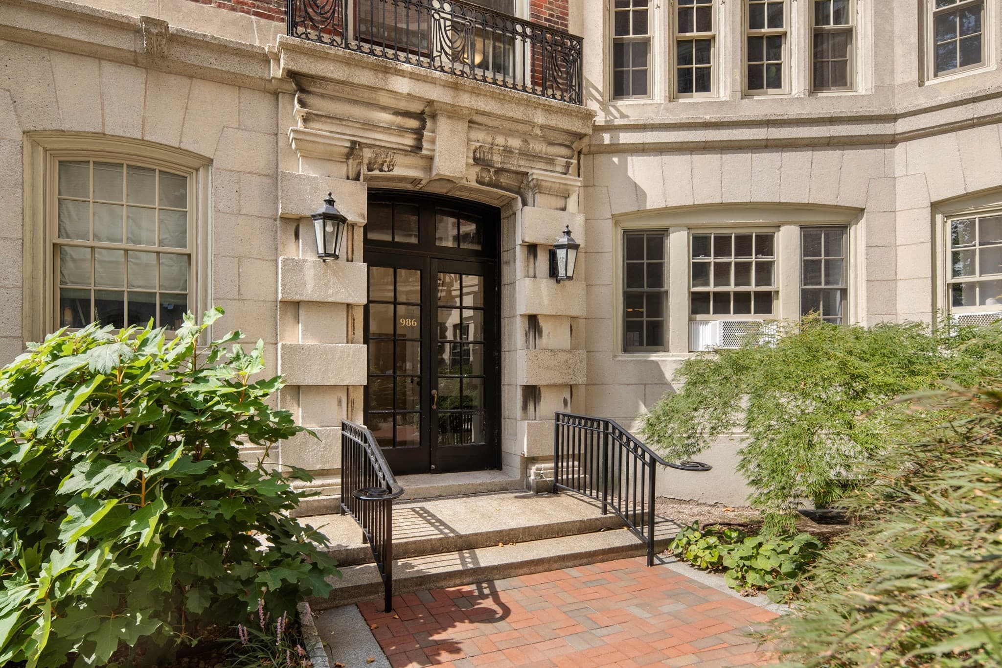 Stock Cooperative at 986 Memorial Drive # 204, Cambridge MA 02138, Cambridge, photo 2 of 26