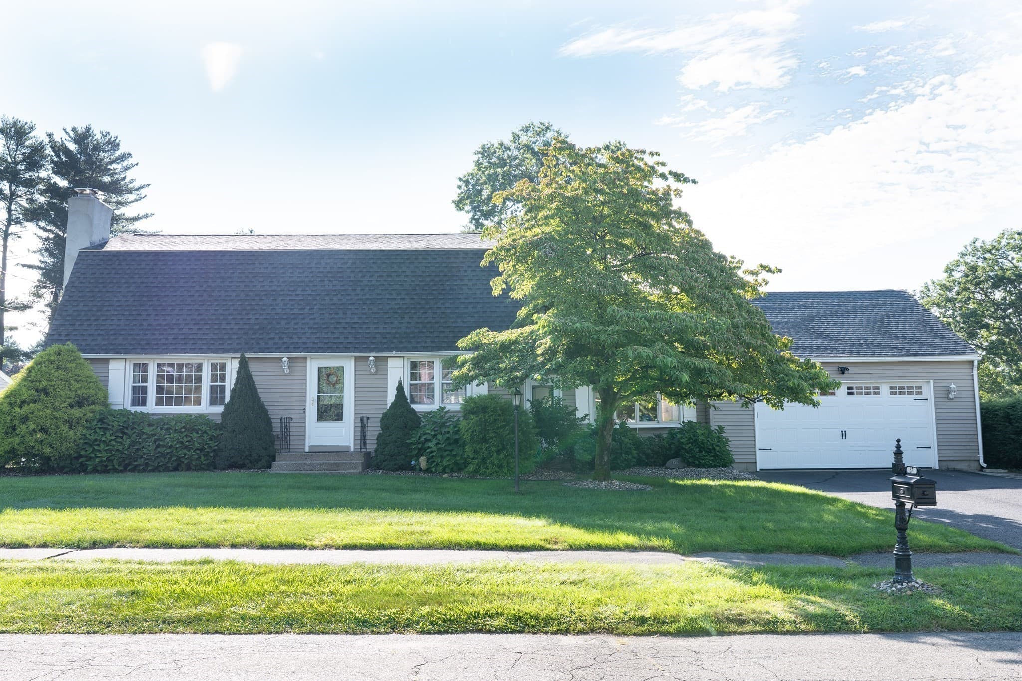 67 Kittredge Dr, Westfield MA 01085