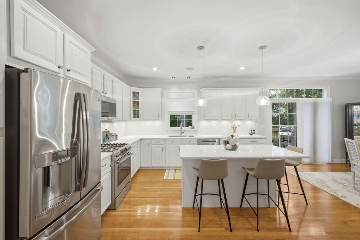 Condominium at 923 Lagrange St # 923, Boston MA 02132, Boston, photo 7 of 42