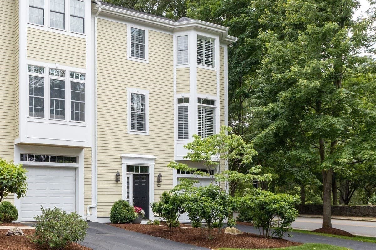 Condominium at 923 Lagrange St # 923, Boston MA 02132, Boston, photo 36 of 42