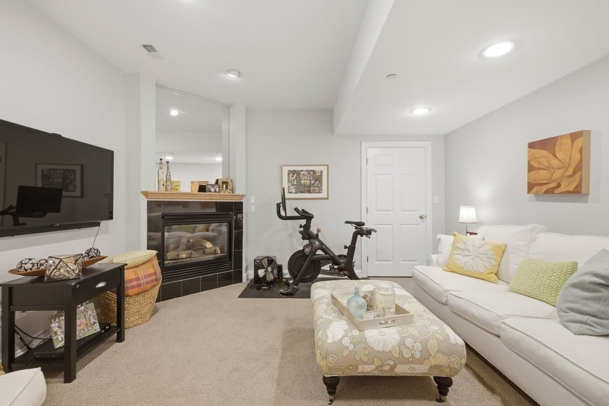 Condominium at 923 Lagrange St # 923, Boston MA 02132, Boston, photo 31 of 42