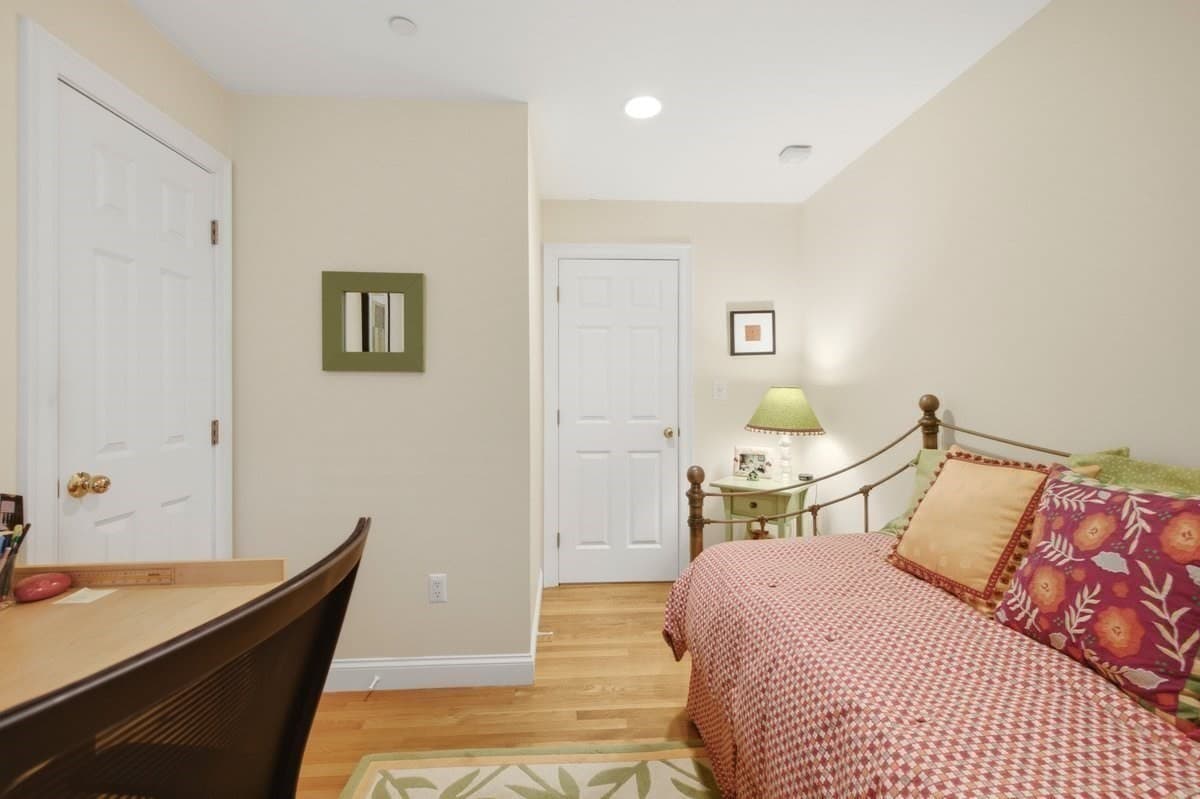Condominium at 923 Lagrange St # 923, Boston MA 02132, Boston, photo 25 of 42