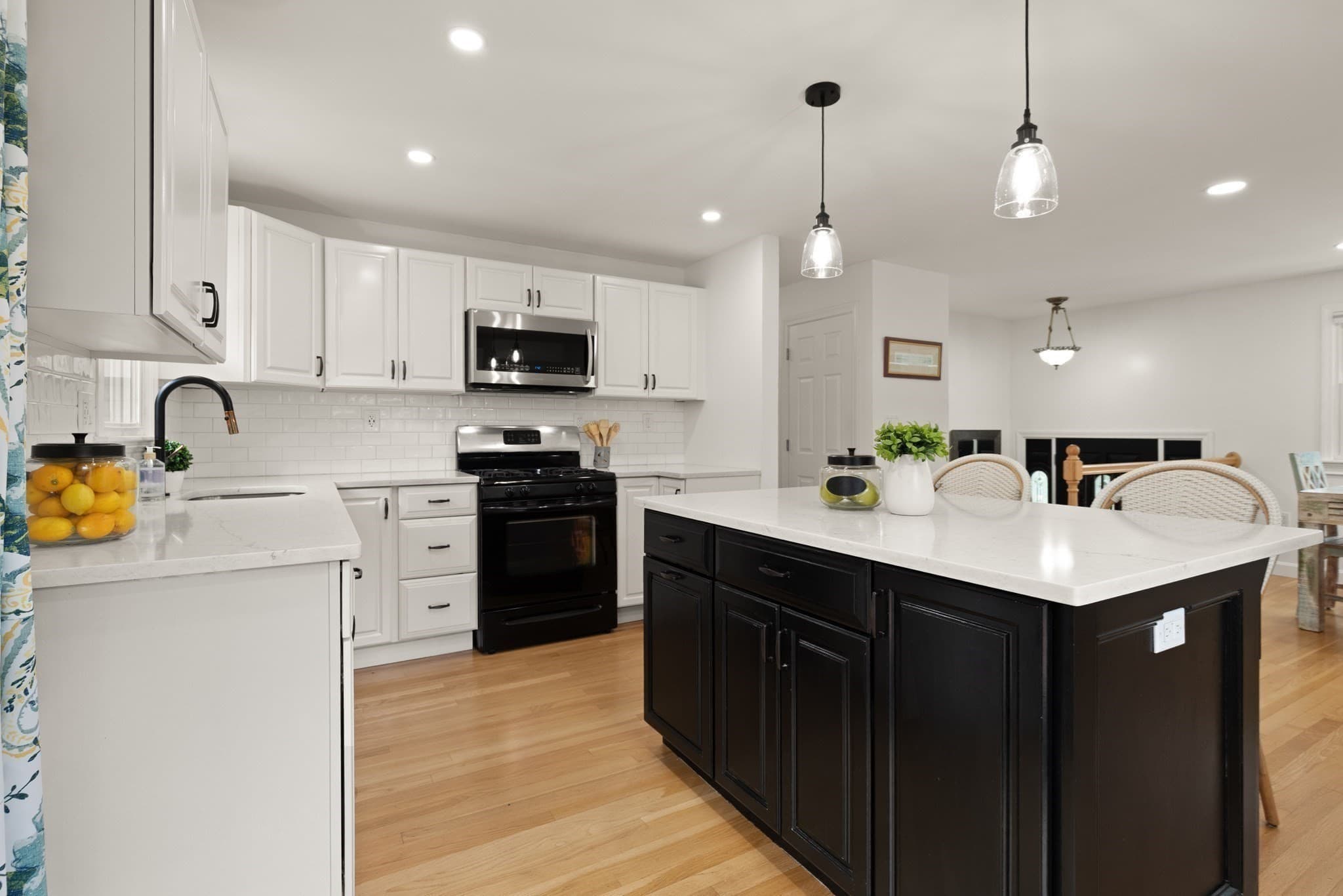 Single Family Residence at 24 Sleigh Rd, Chelmsford MA 01824, photo 6 of 40