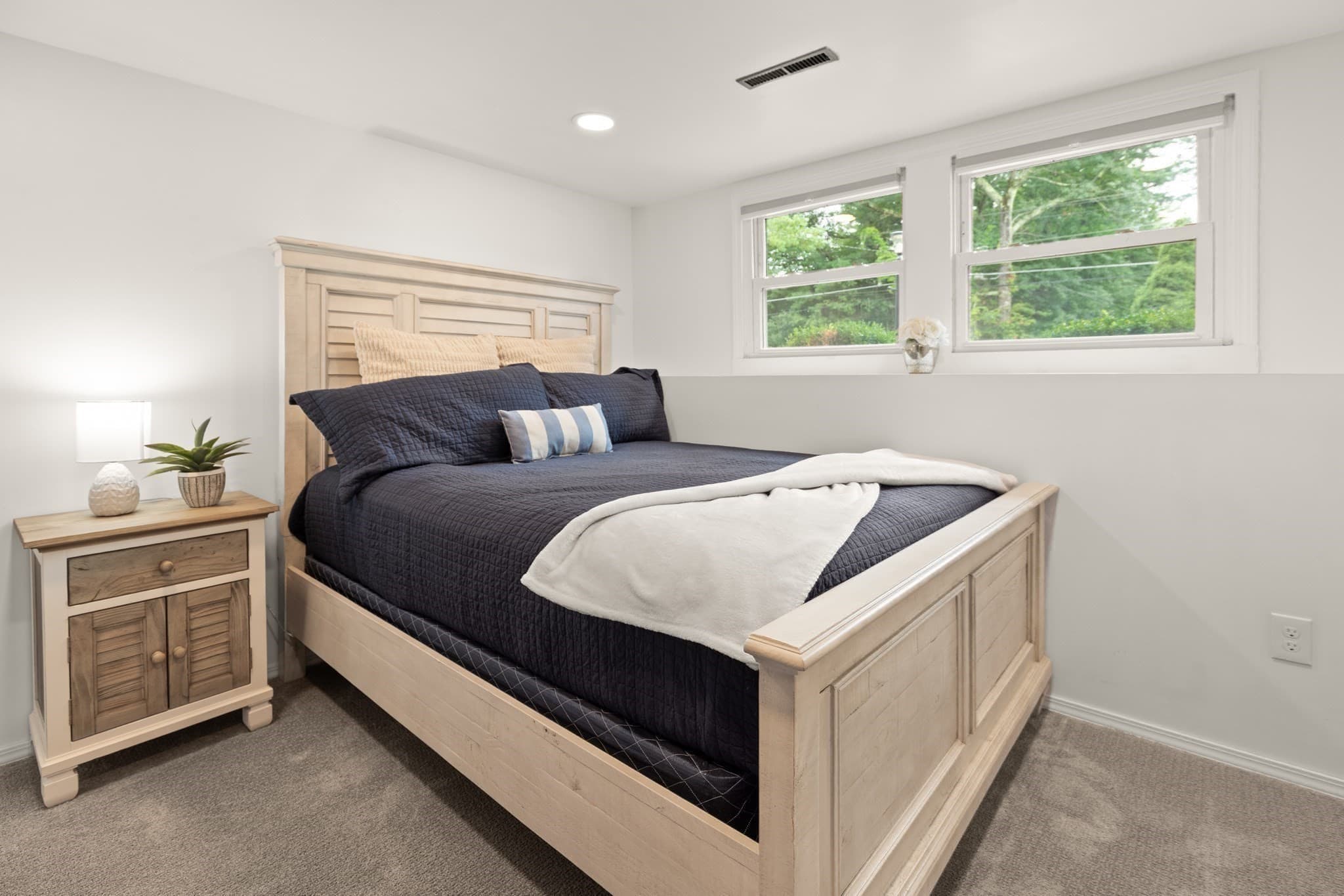 Single Family Residence at 24 Sleigh Rd, Chelmsford MA 01824, photo 24 of 40
