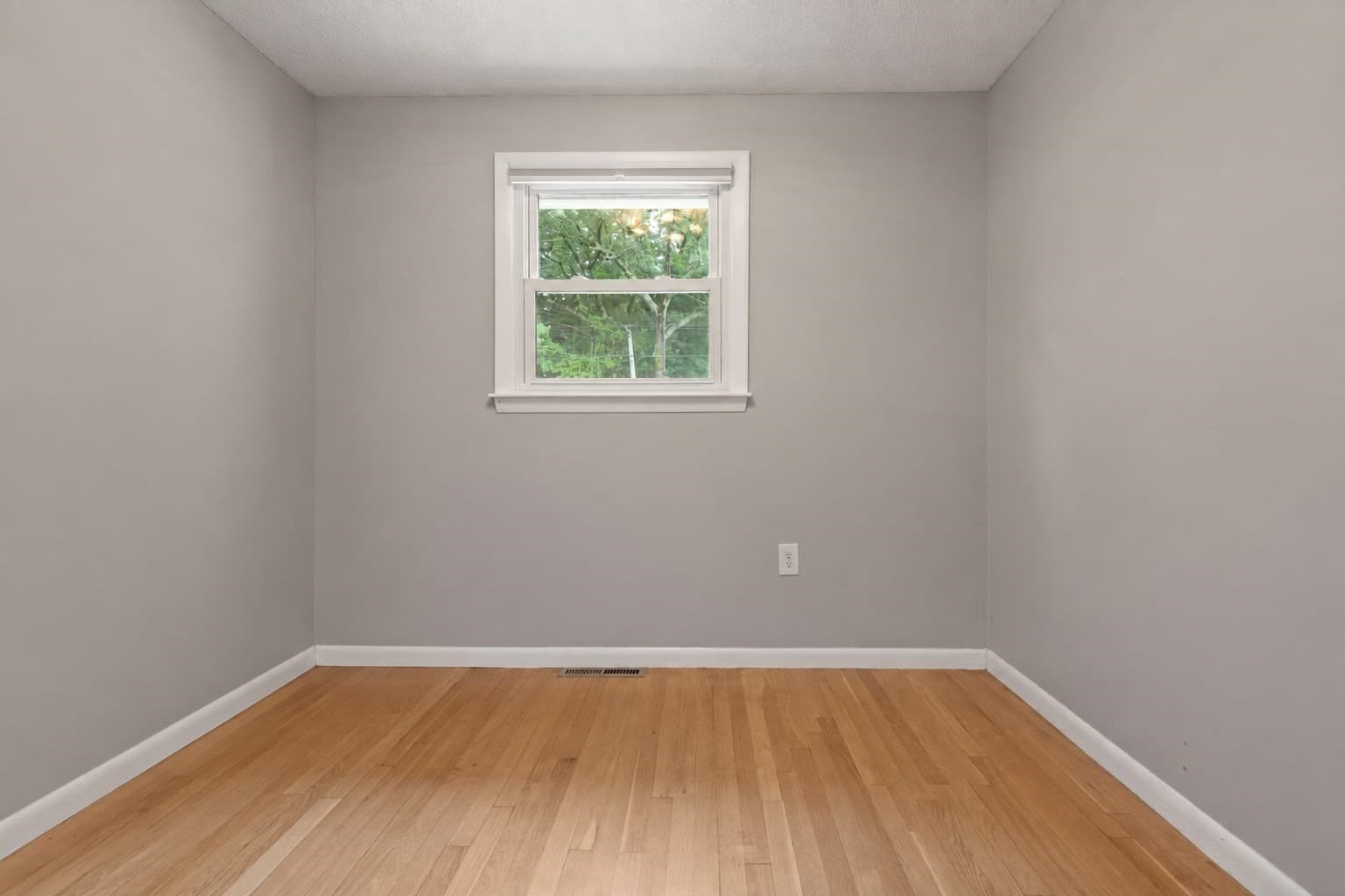 Single Family Residence at 24 Sleigh Rd, Chelmsford MA 01824, photo 15 of 40