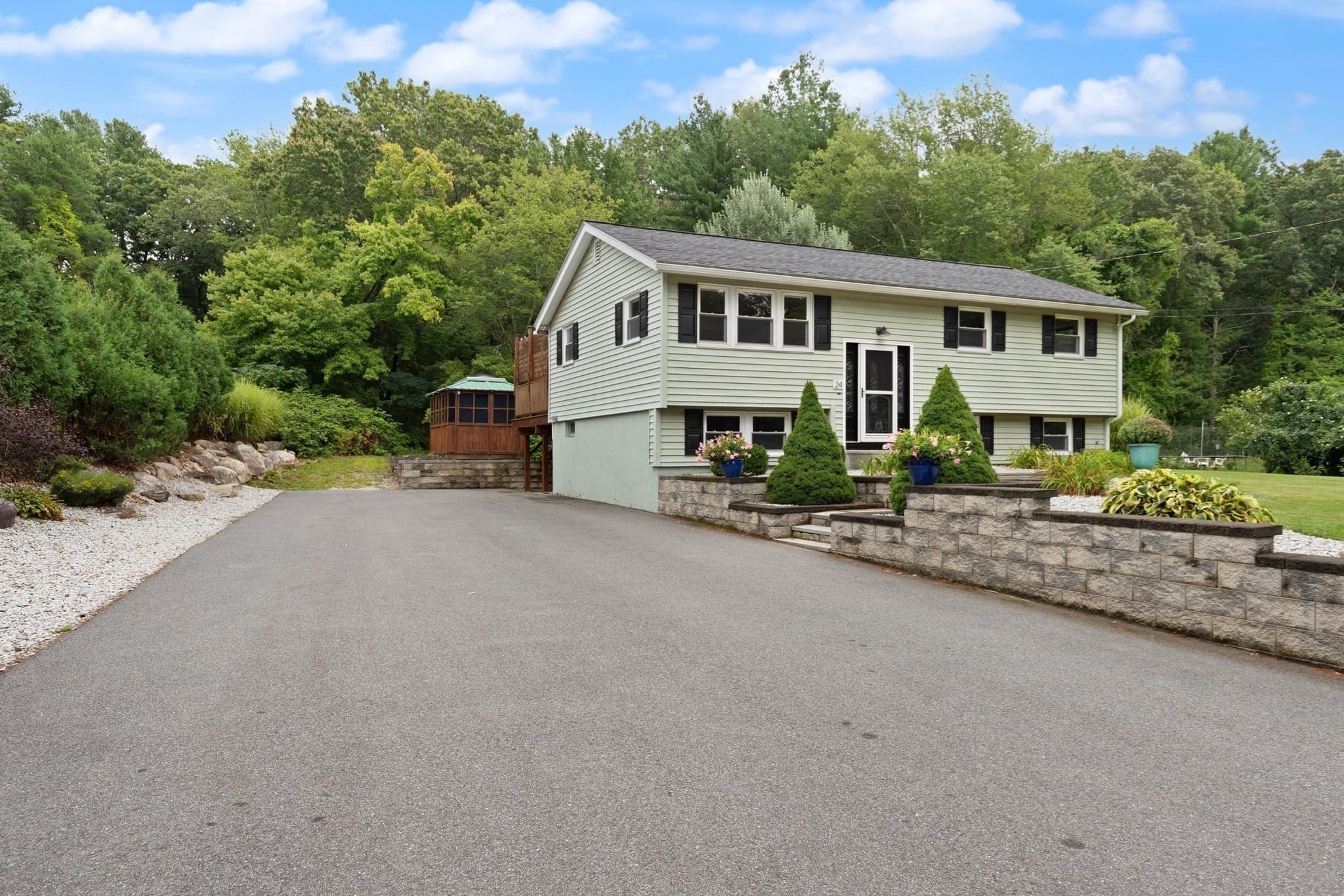 Single Family Residence at 24 Sleigh Rd, Chelmsford MA 01824, photo 39 of 40