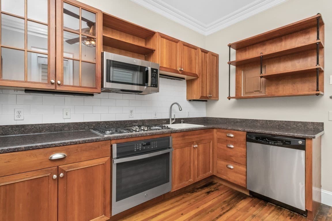 Condominium at 421 E 3rd St # 1, Boston MA 02127, Boston, photo 3 of 28