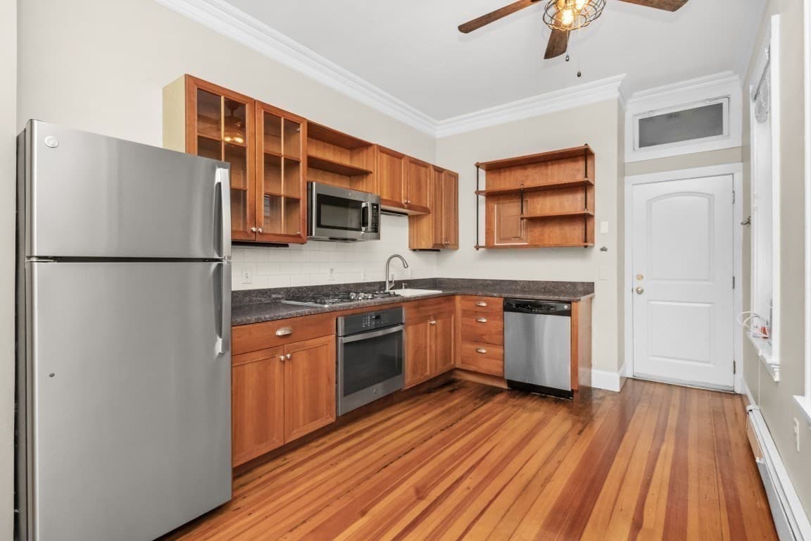 Condominium at 421 E 3rd St # 1, Boston MA 02127, Boston, photo 5 of 28