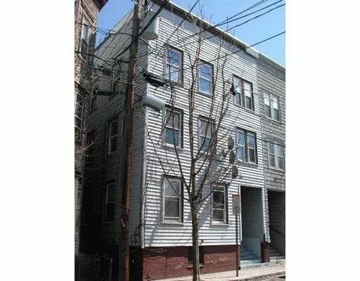 17 George St, Somerville MA 02145