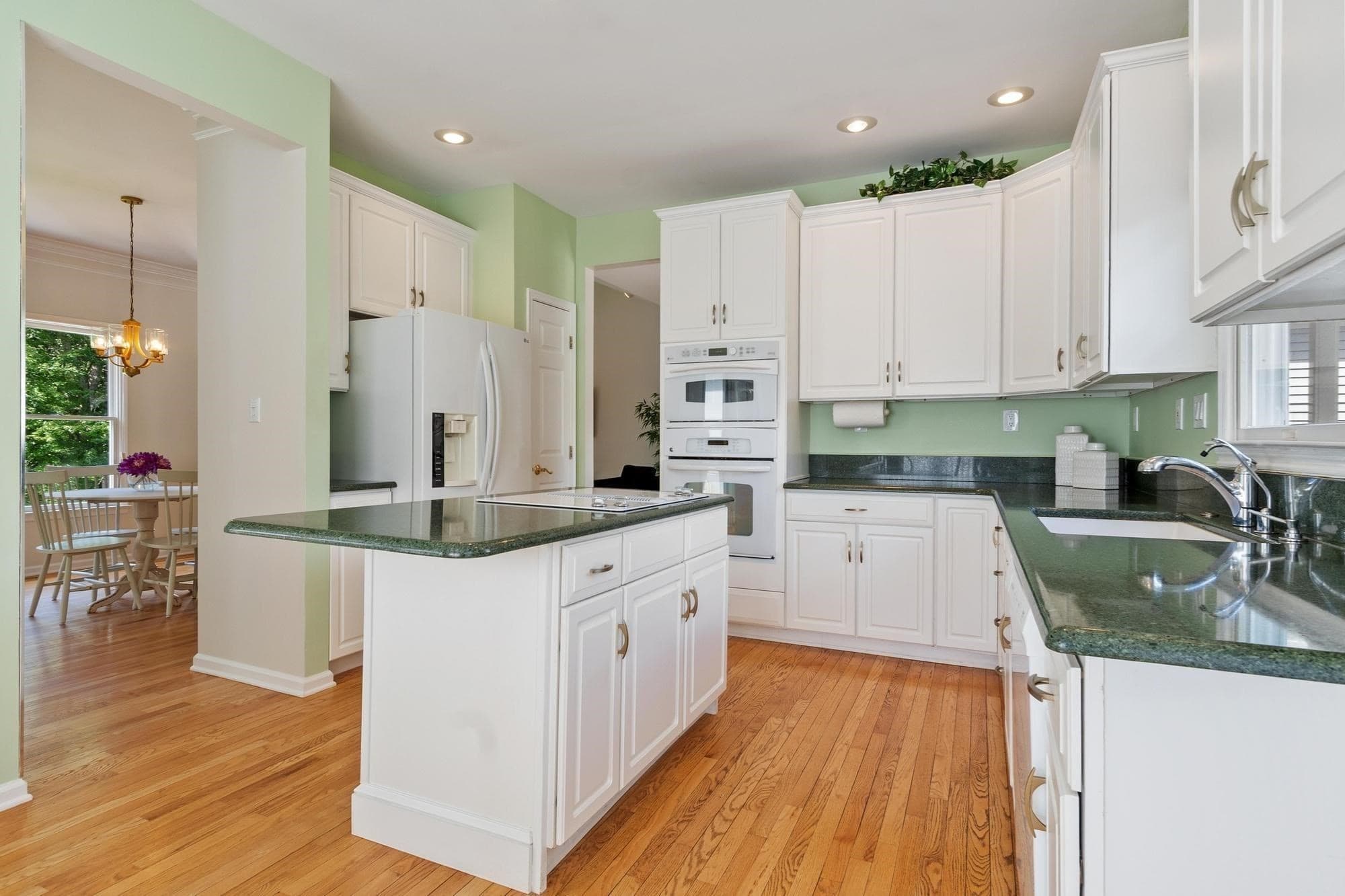 Condominium at 2 Nelson Cir # 2, Bedford MA 01730, Bedford, photo 13 of 37