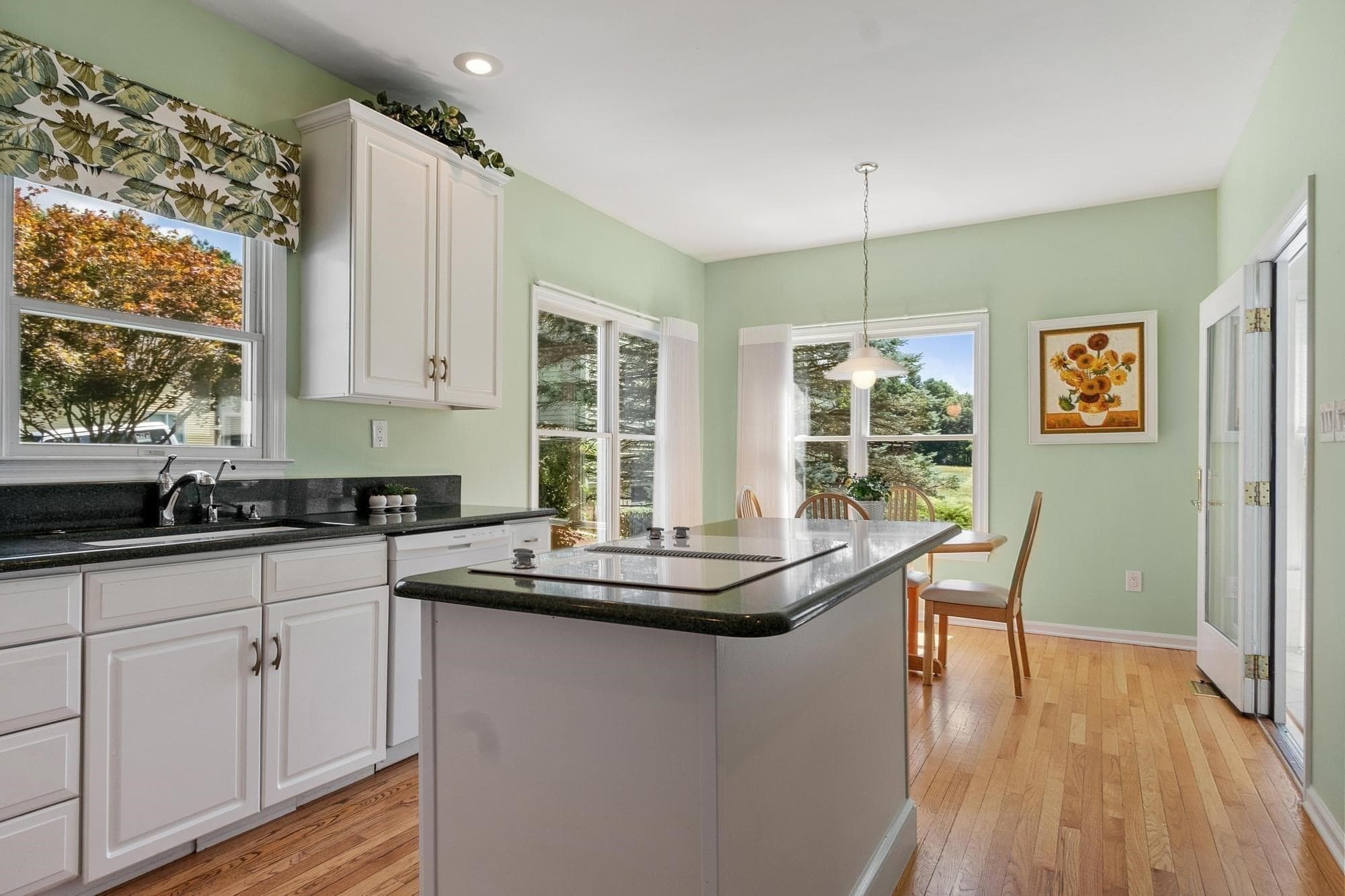 Condominium at 2 Nelson Cir # 2, Bedford MA 01730, Bedford, photo 12 of 37