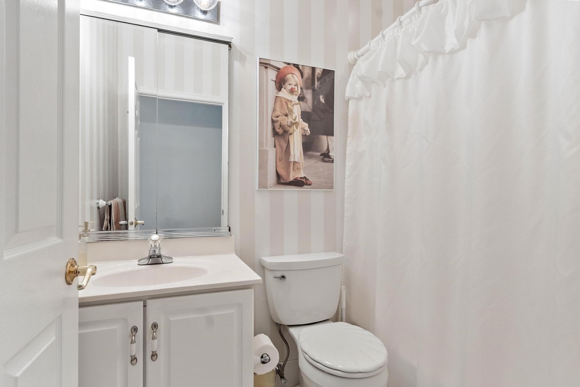 Condominium at 2 Nelson Cir # 2, Bedford MA 01730, Bedford, photo 10 of 37